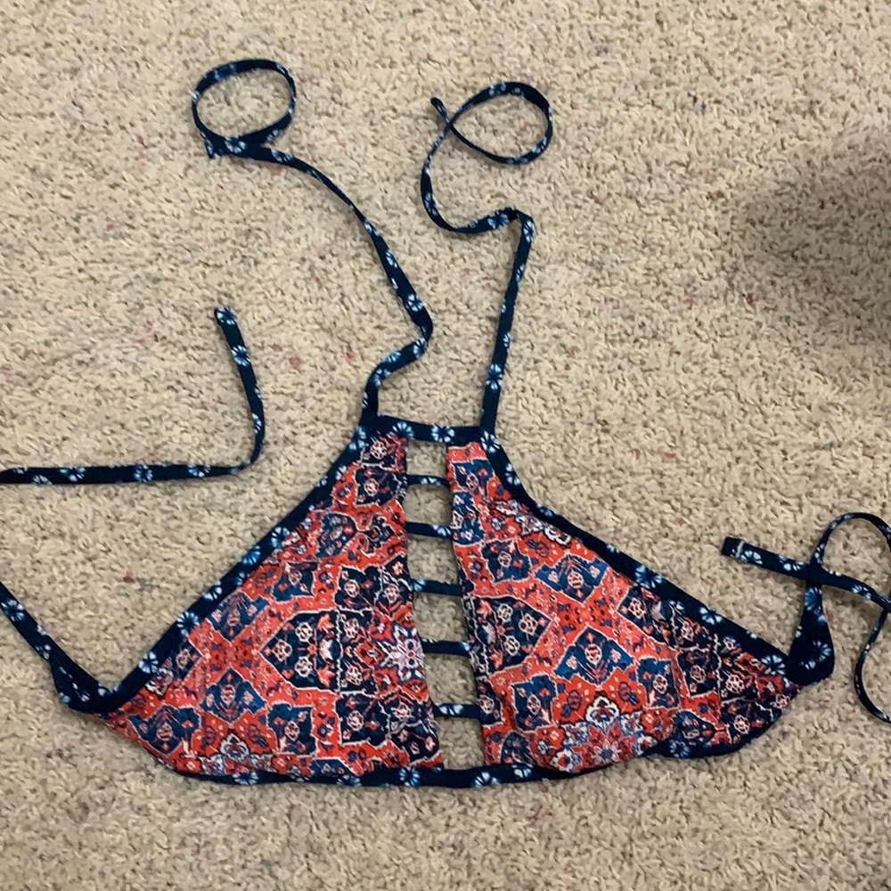 Reversible bathing suit top